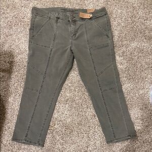 American Eagle Outfitters Dark Gray Cargo Jegging Crop